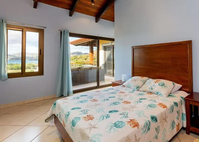Modern, Immaculate Unit In Flamingo With Spectacular Ocean Views