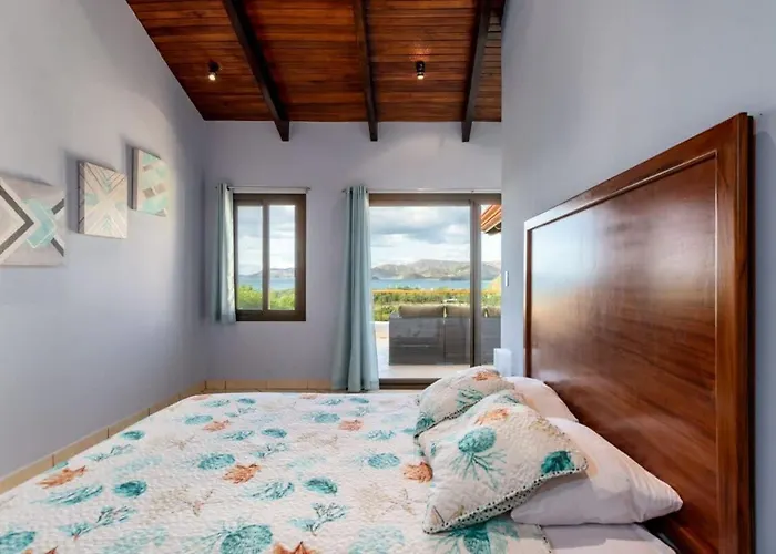 Modern, Immaculate Unit In Flamingo With Spectacular Ocean Views Playa Flamingo